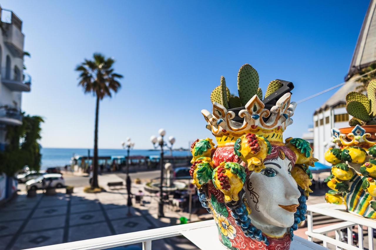 La Piazzetta Acomodação com café da manhã Giardini Naxos Exterior foto