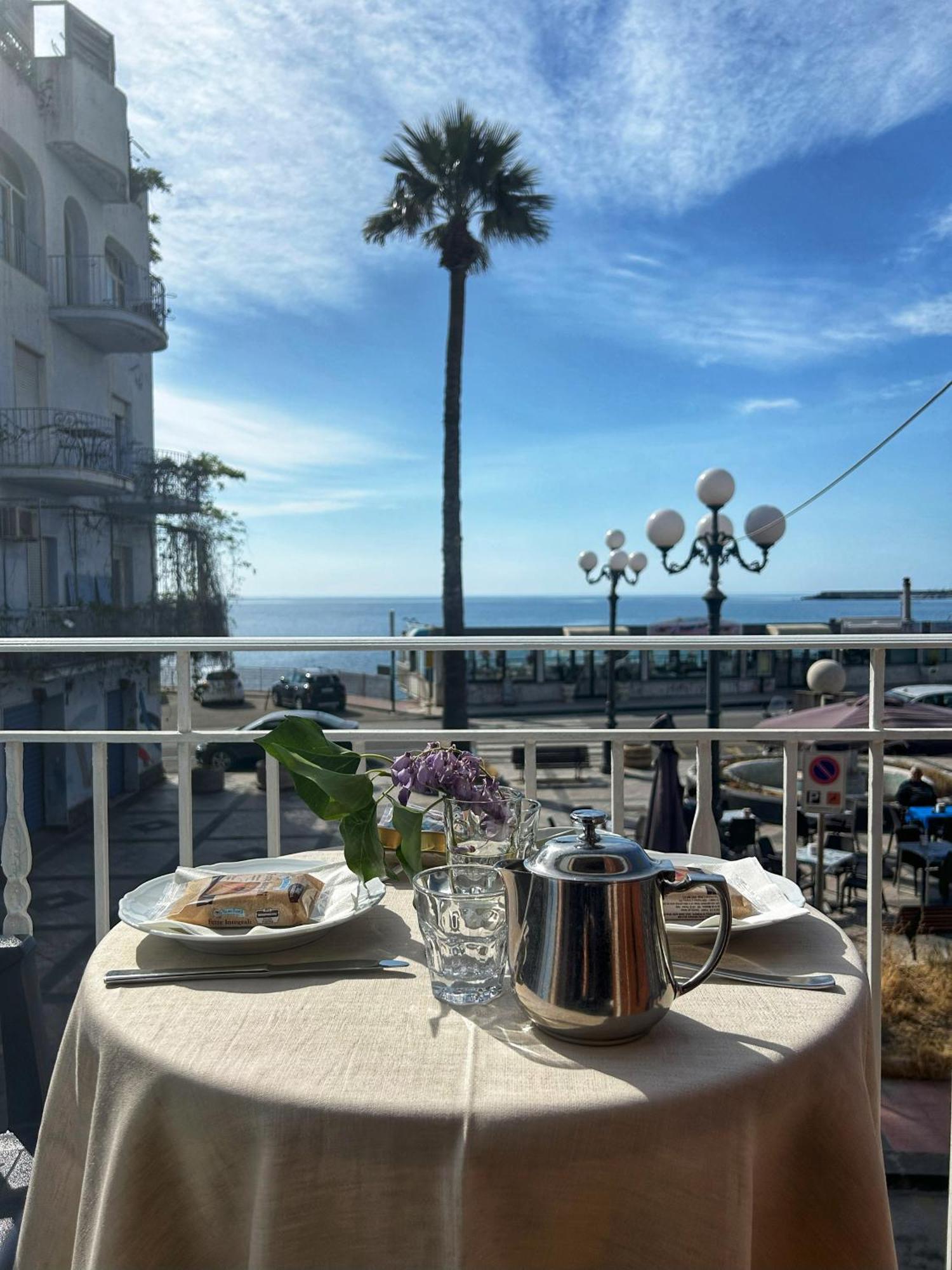 La Piazzetta Acomodação com café da manhã Giardini Naxos Exterior foto