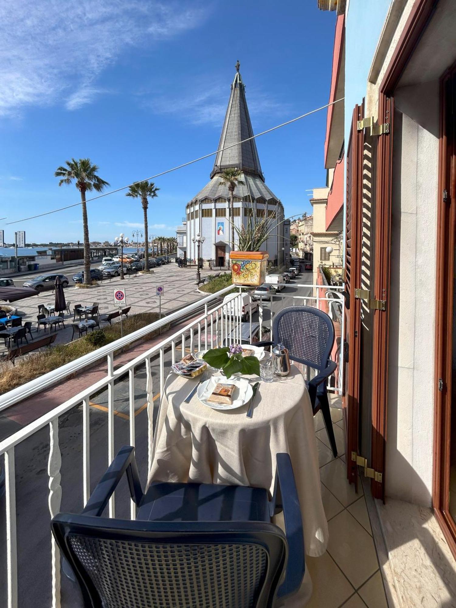 La Piazzetta Acomodação com café da manhã Giardini Naxos Exterior foto