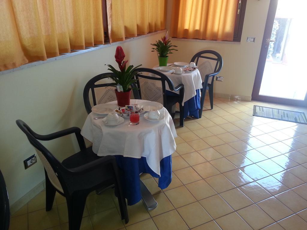 La Piazzetta Acomodação com café da manhã Giardini Naxos Exterior foto